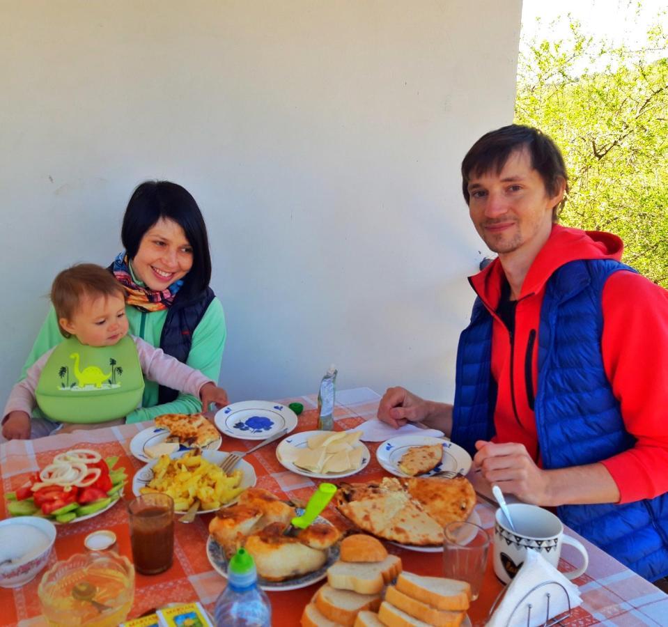 Vaso'S Guesthouse Katskhi Екстериор снимка